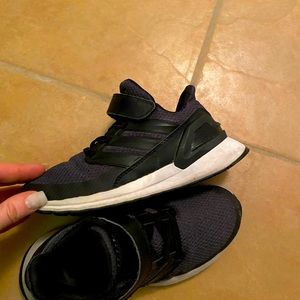 Boys adidas shoes size 11c / 5t